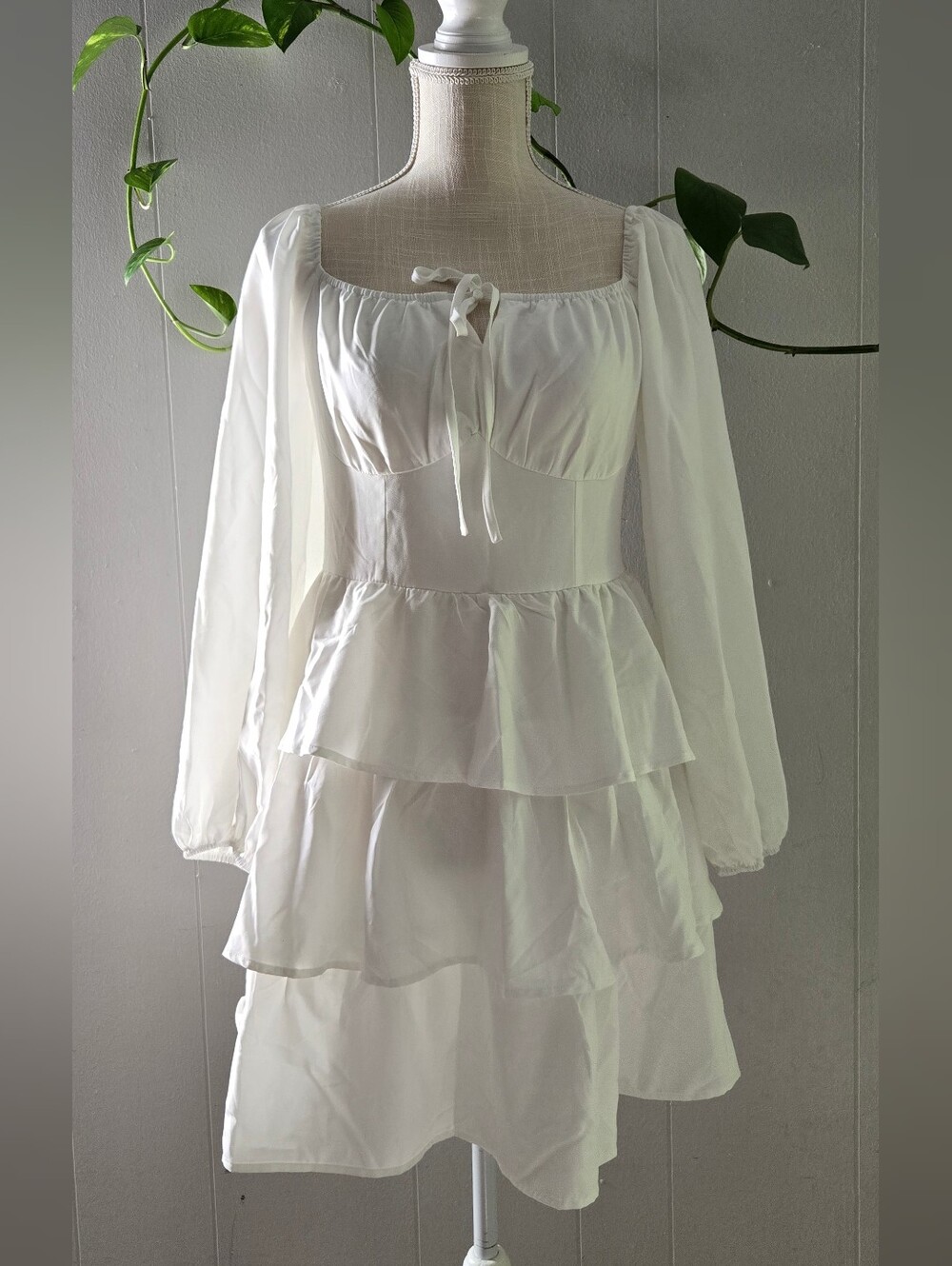Women’s White Long-Sleeve Tiered Dress with Puff Shoulders